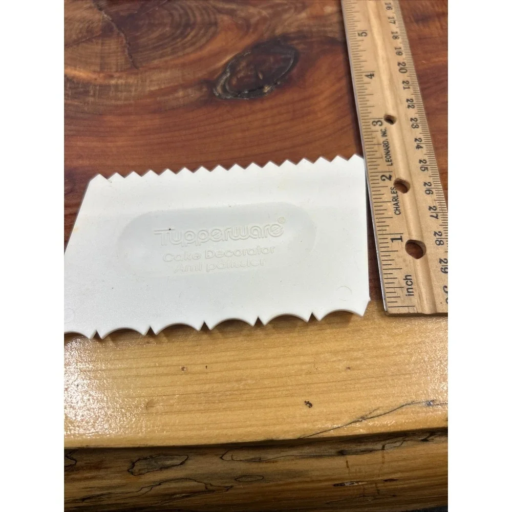 Tupperware Cake‎ Decorator Gadget Frosting Kitchen Tool White EUC